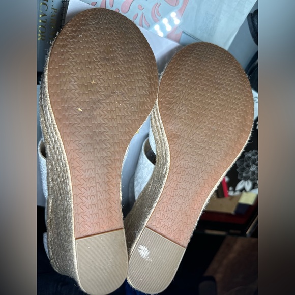 Michael Michael Kors Logo Platform Wedge, bright white Sandals. - Picture 11 of 11